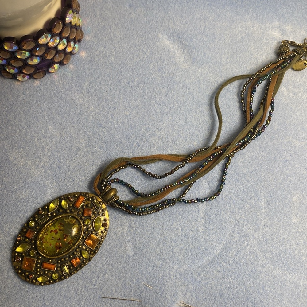 Vintage medallion Necklace - Picture 2 of 4